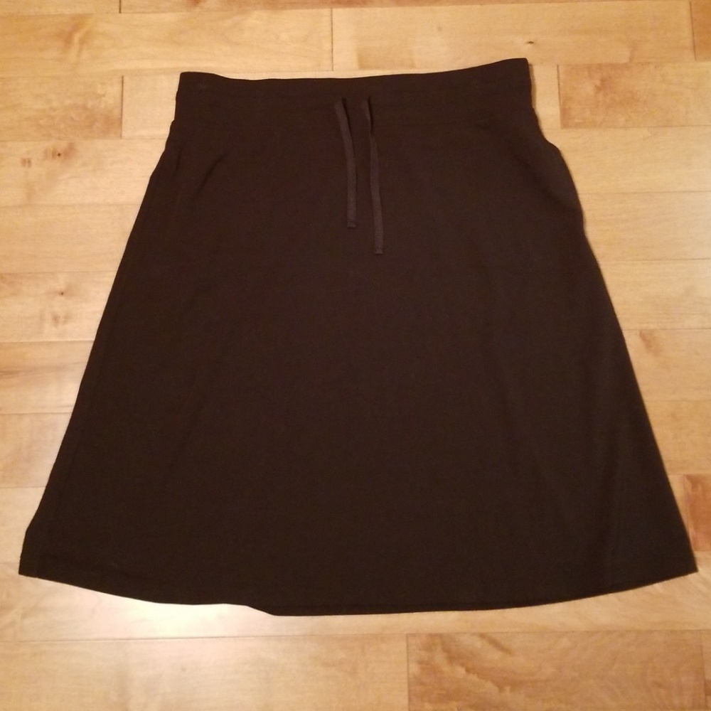 L.L. Bean Black Drawstring Skirt with Pockets - M